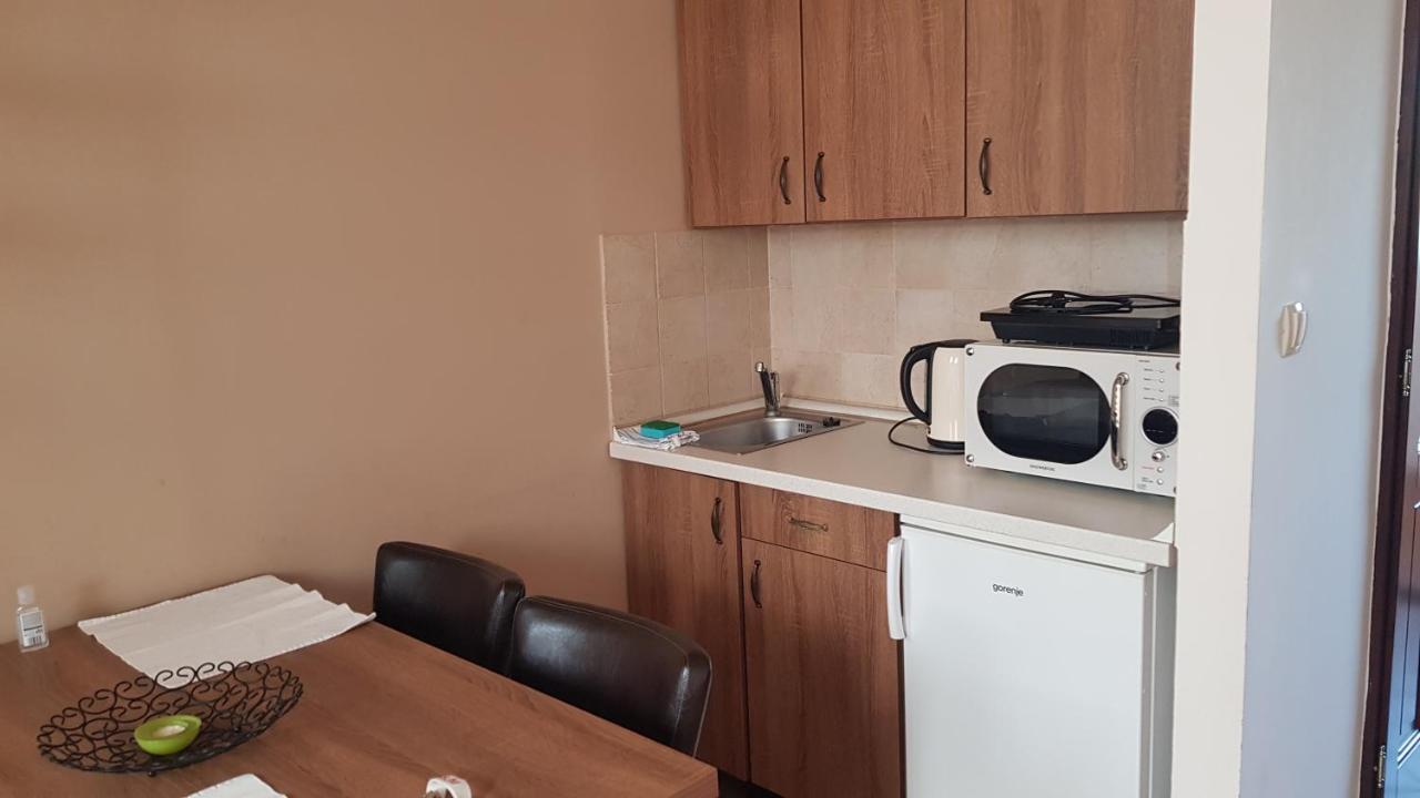 Vegvar Delux Apartman Gyula Eksteriør bilde