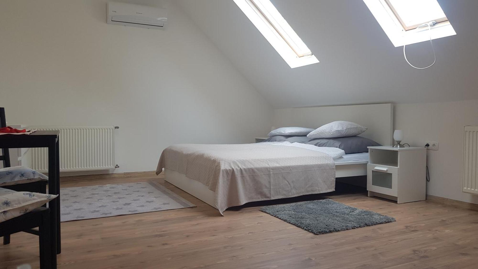 Vegvar Delux Apartman Gyula Eksteriør bilde